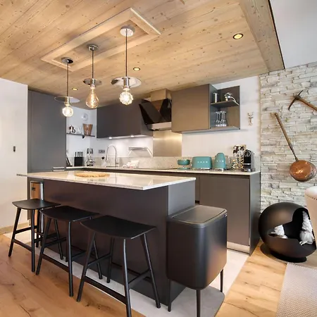 Moderne, 4 Ad., 2 Enf., - Fr-1-562-93 Courchevel